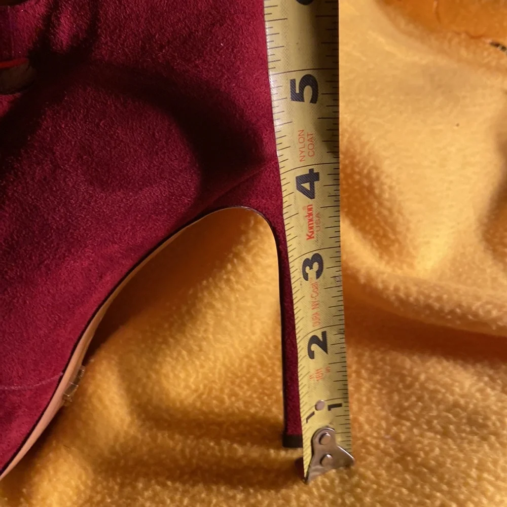 POUR LA VICTOIRE Vero Cuoio, Burgandy Suede Ankle Booties. Size 8M. - Picture 13 of 13